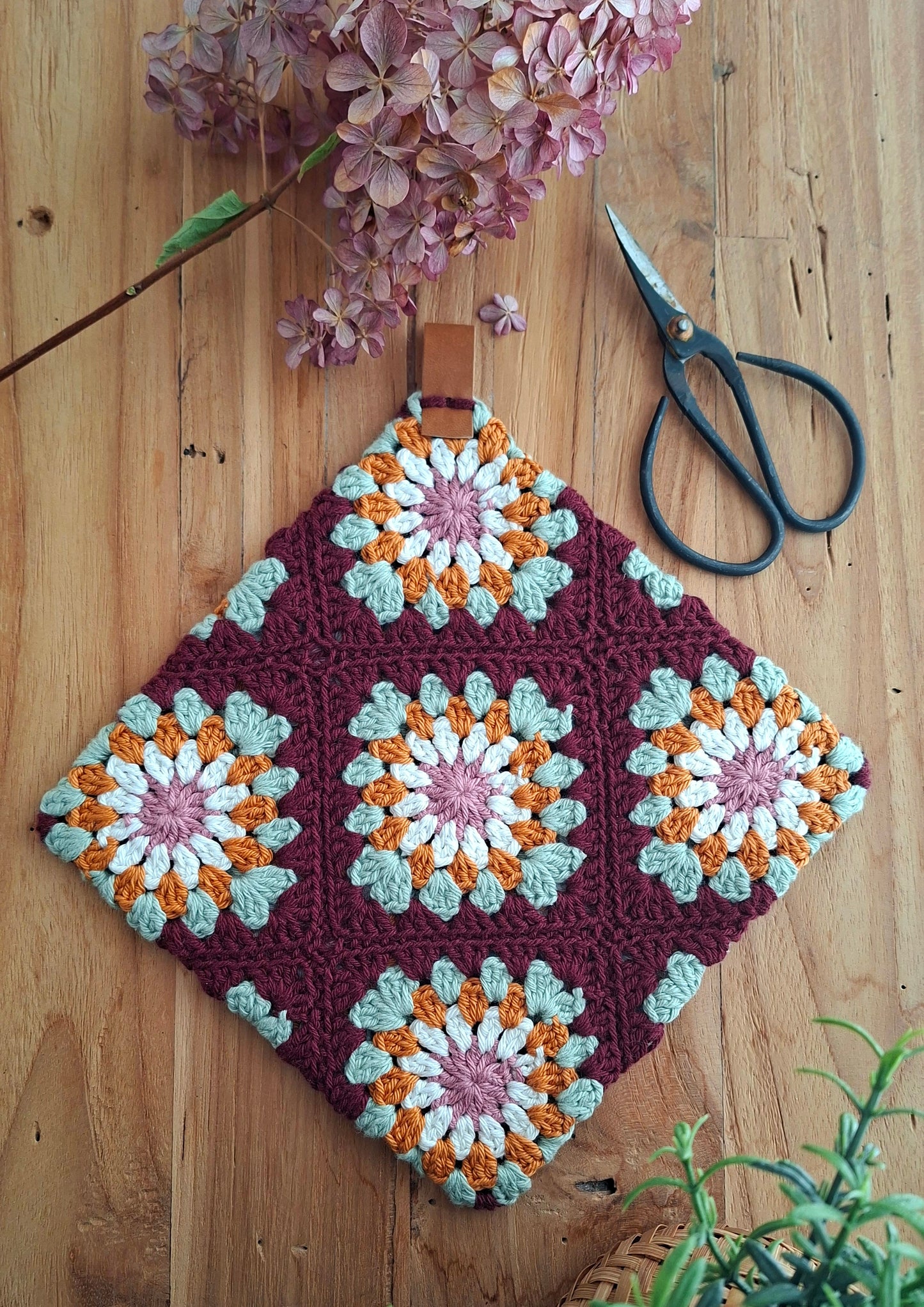 DIY - virkkausohje kukka pannunalunen (ladattava pdf. ohje)